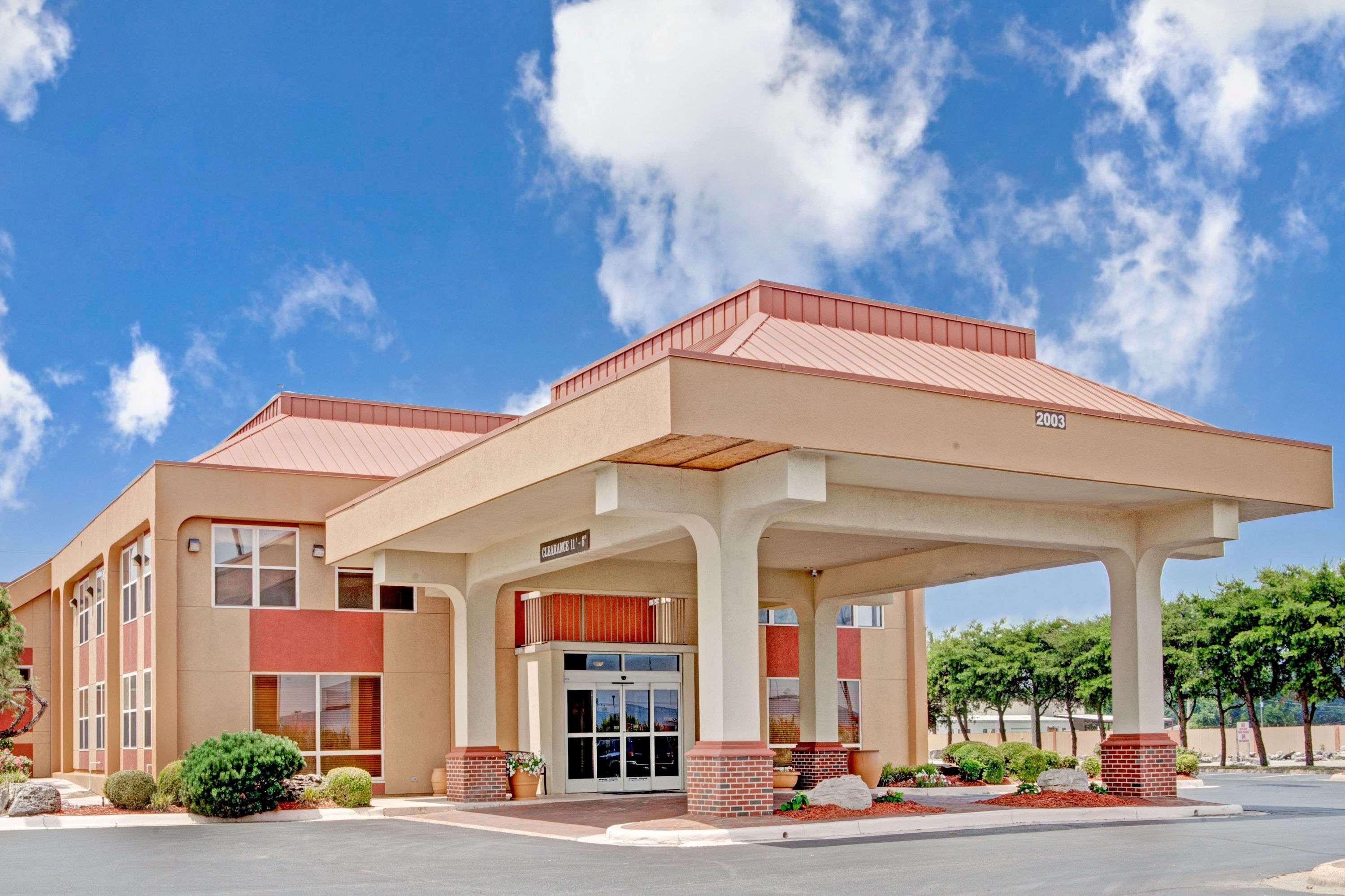Ramada By Wyndham West Memphis Hotel Luaran gambar