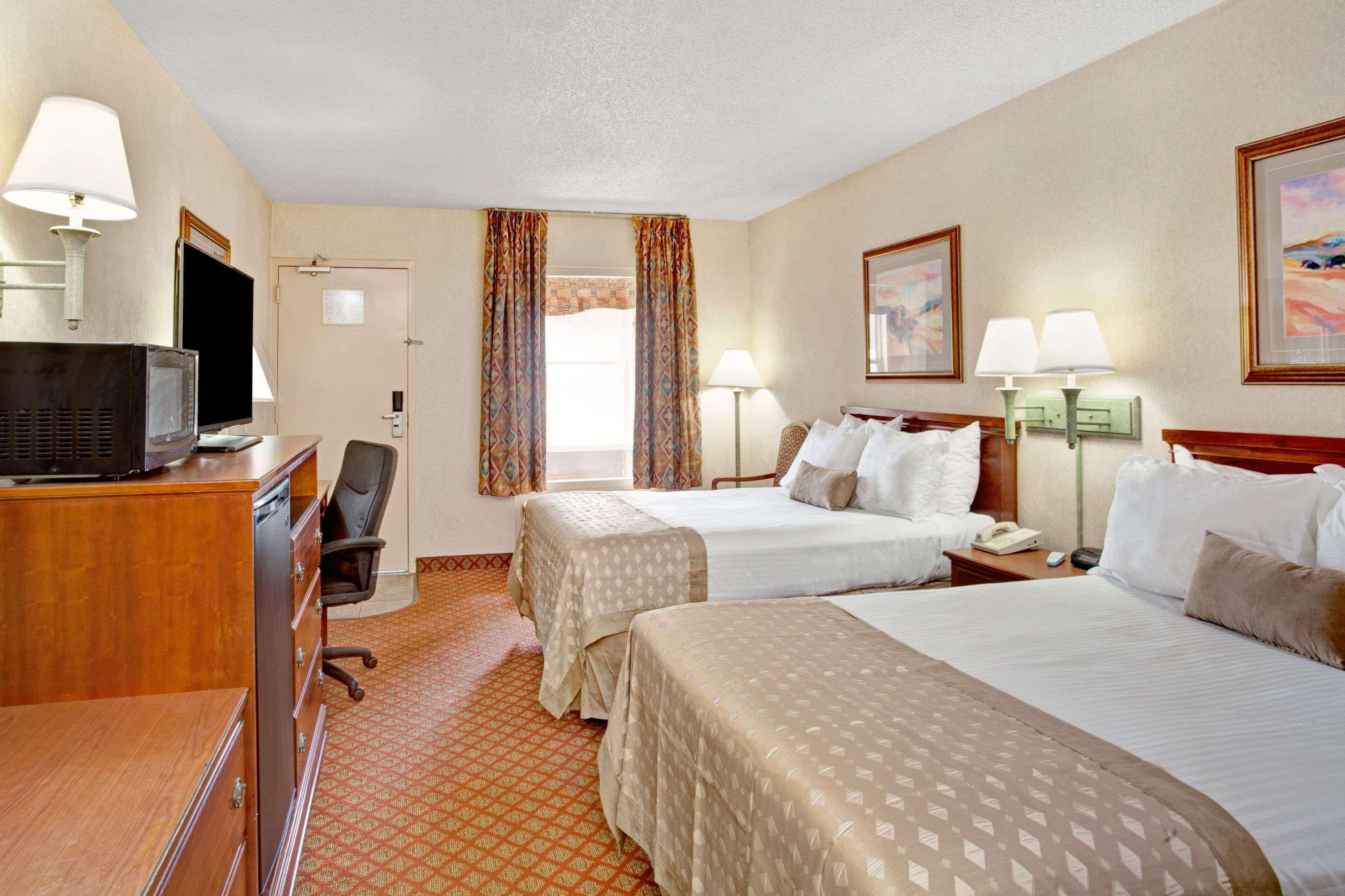 Ramada By Wyndham West Memphis Hotel Luaran gambar