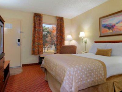 Ramada By Wyndham West Memphis Hotel Bilik gambar